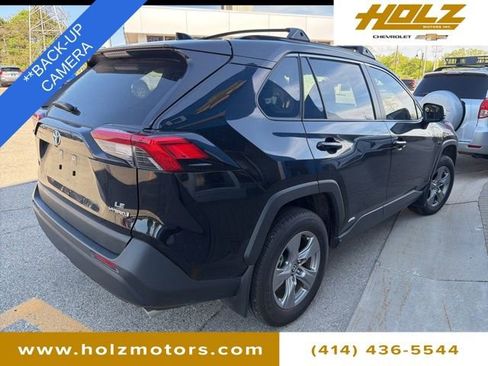 Used 2024 Toyota RAV4 LE AWD/4WD image 4