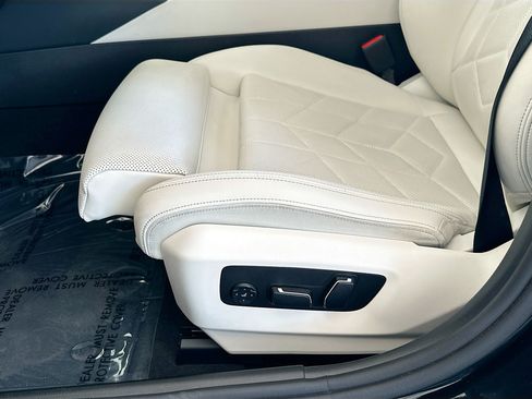 Used 2024 BMW 530i w/ Convenience Package RWD image 17