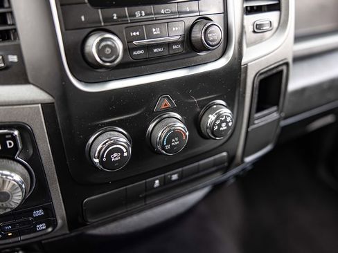 Used 2018 RAM 1500 Express AWD/4WD image 26