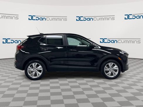 Used 2025 Buick Encore GX Preferred AWD/4WD image 9
