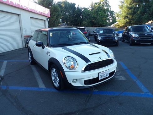 Used 2013 MINI Cooper S FWD image 2