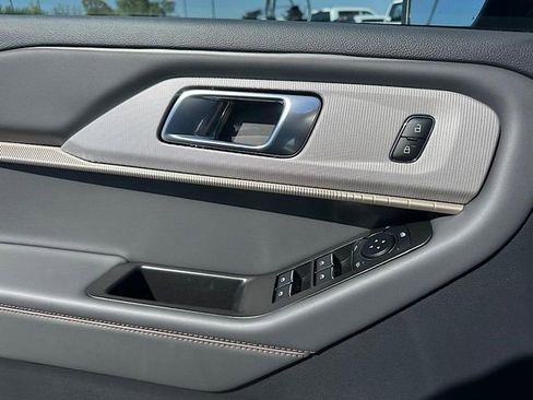 New 2025 Ford Explorer Active w/ Active Comfort Package image 14