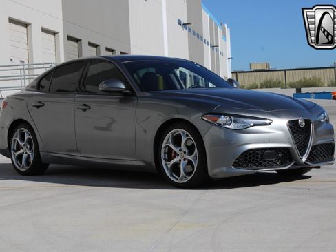 Used 2020 Alfa Romeo Giulia Ti Sport image 6