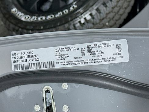 New 2026 RAM 2500 Laramie AWD/4WD image 19