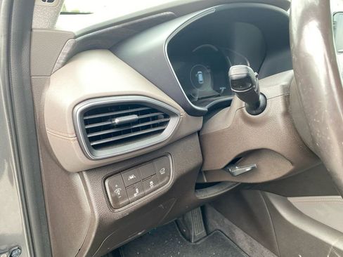 Used 2019 Hyundai Santa Fe FWD image 14