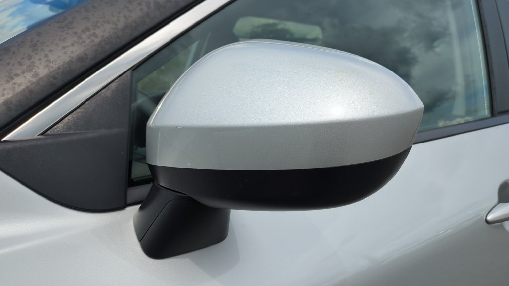 Used 2025 Nissan Rogue SV FWD image 11