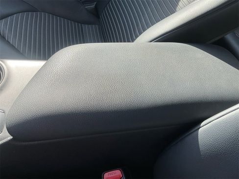 Used 2024 Toyota Camry SE image 11