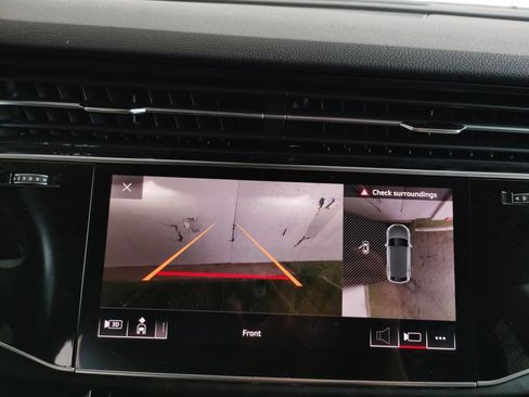 Used 2019 Audi Q8 Premium Plus w/ Premium Plus AWD/4WD image 39
