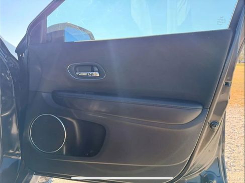 Used 2022 Honda HR-V EX image 11