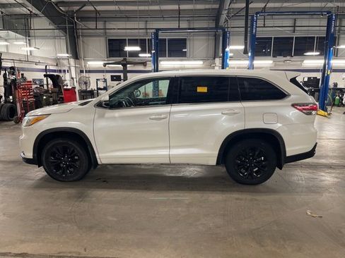 Used 2015 Toyota Highlander XLE image 14