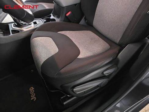 Used 2014 Jeep Cherokee Latitude image 18