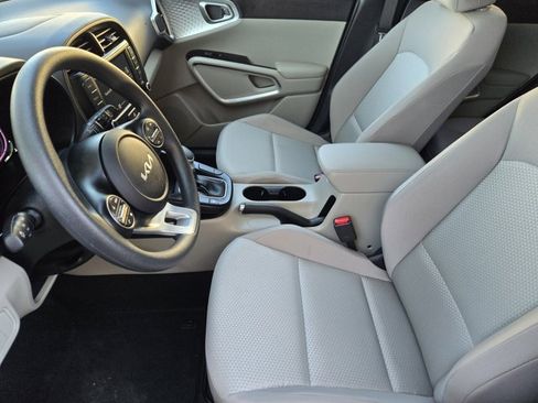 Certified 2025 Kia Soul LX image 12