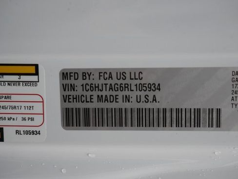 Used 2024 Jeep Gladiator Sport image 30