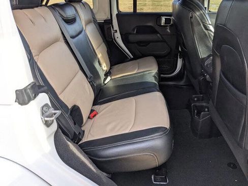 Used 2018 Jeep Wrangler Unlimited Sahara w/ Cold Weather Group image 32