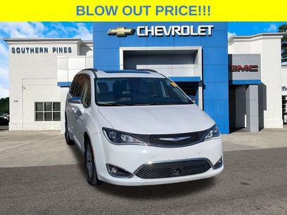 Used 2019 Chrysler Pacifica Limited w/ Advanced Safetytec Group