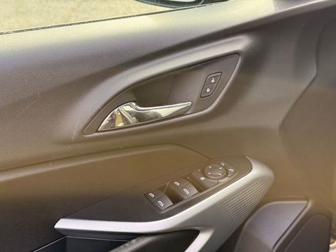 Used 2024 Chevrolet Trax LS image 22