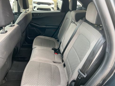 Used 2022 Ford Escape SE w/ SE Sport Appearance Package image 18