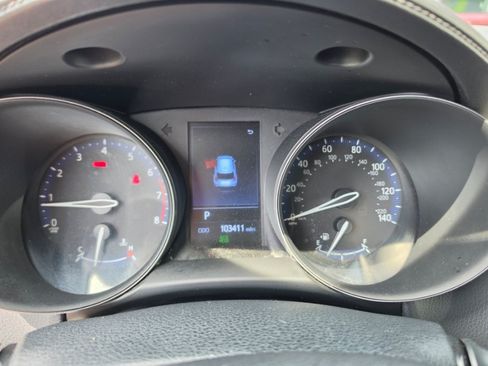 Used 2019 Toyota C-HR LE FWD image 19