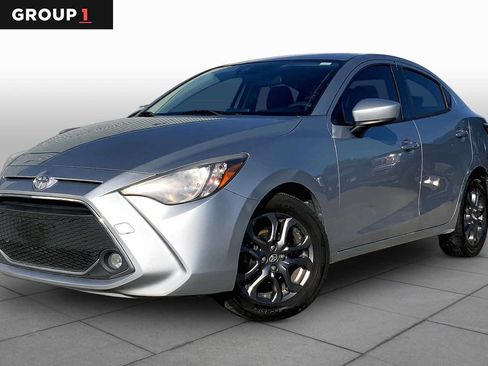 Used 2019 Toyota Yaris LE FWD image 1