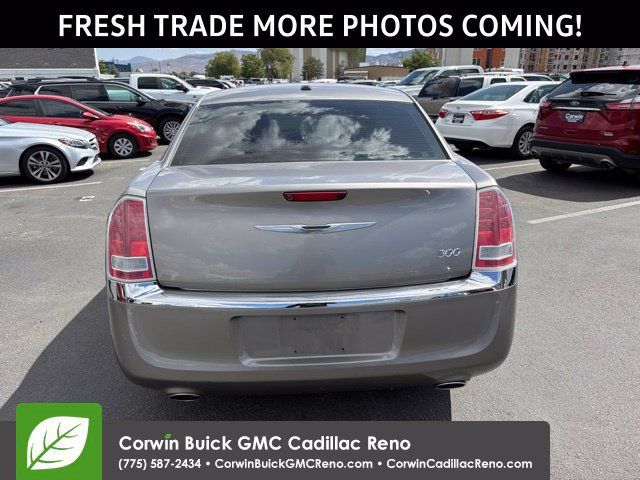 Used 2014 Chrysler 300 RWD image 6
