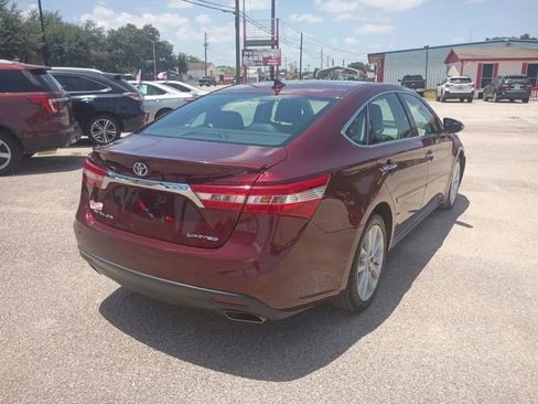 Used 2014 Toyota Avalon Limited w/ Technology Package FWD image 5