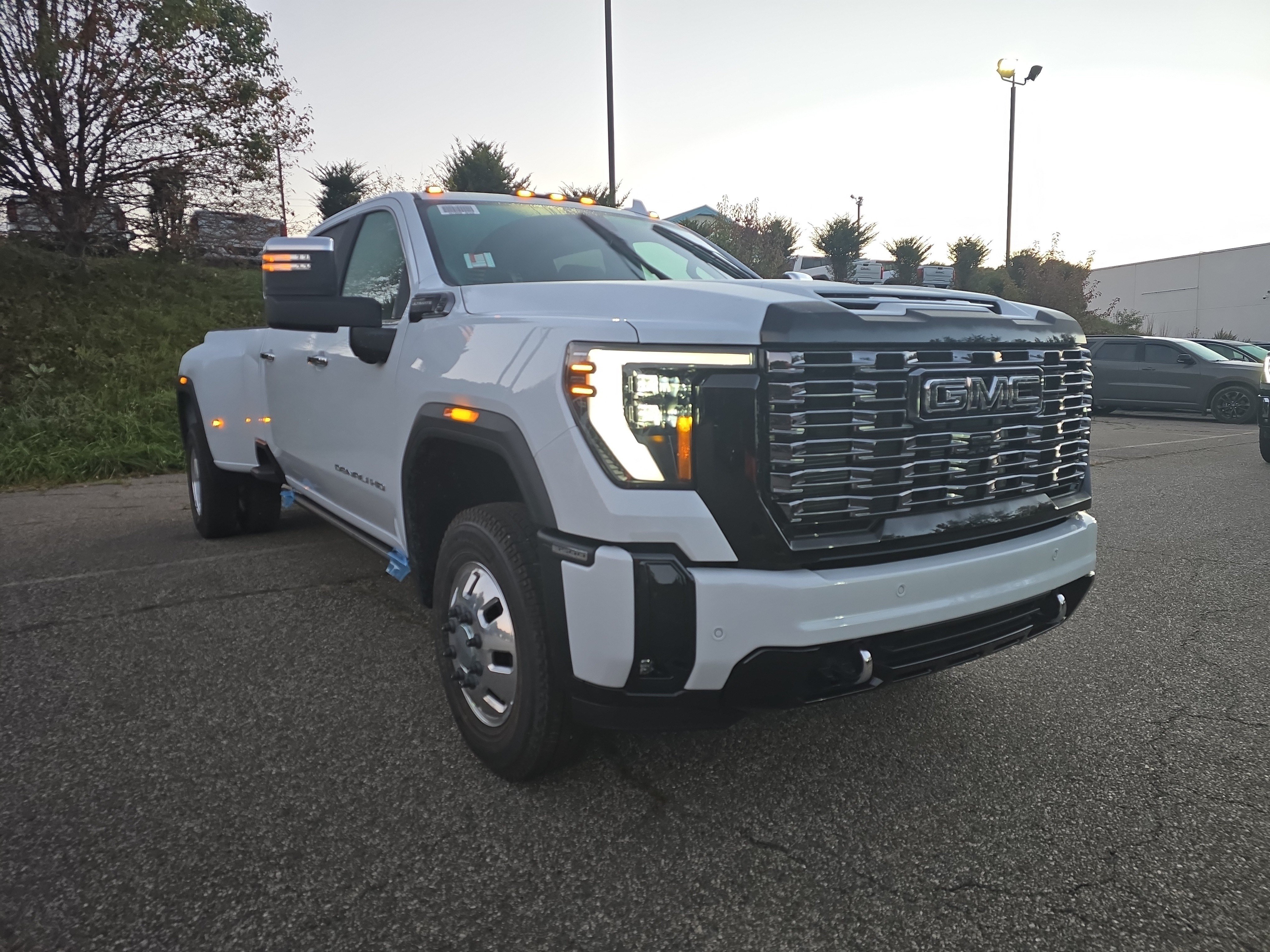 New 2026 GMC Sierra 3500 Denali Ultimate AWD/4WD image 1