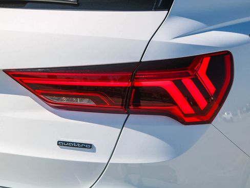 New 2025 Audi Q3 2.0T Premium image 12