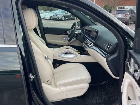 Used 2024 Mercedes-Benz GLS 450 4MATIC image 18