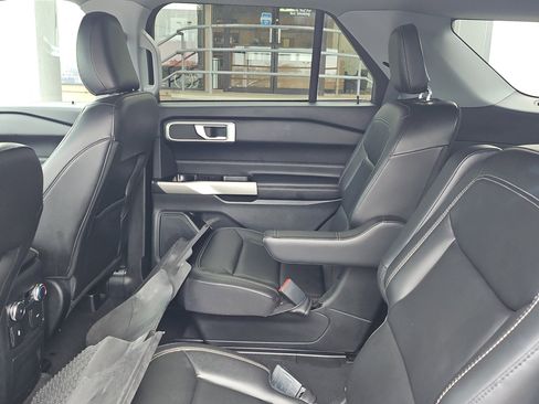 Used 2022 Ford Explorer XLT w/ Equipment Group 202A image 15