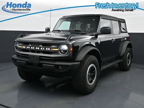 Used 2023 Ford Bronco Big Bend w/ Sasquatch Package AWD/4WD image 4