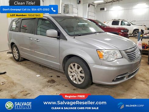 Used 2013 Chrysler Town & Country Touring image 5