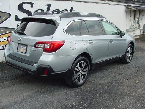 Used 2018 Subaru Outback 2.5i Limited image 4
