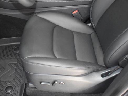 Used 2024 Tesla Model Y Long Range image 13