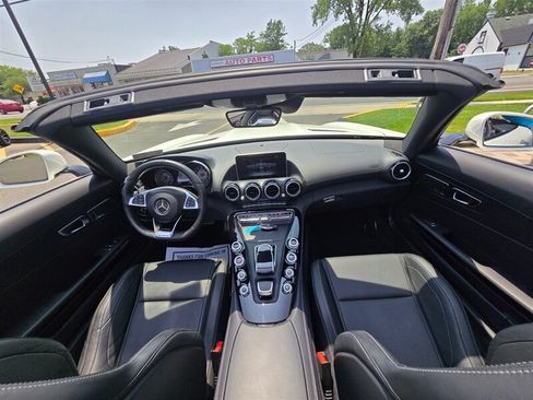 Used 2018 Mercedes-Benz AMG GT Roadster image 21