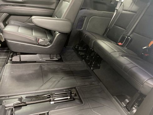 Used 2024 Chevrolet Suburban RST w/ Luxury Package AWD/4WD image 36