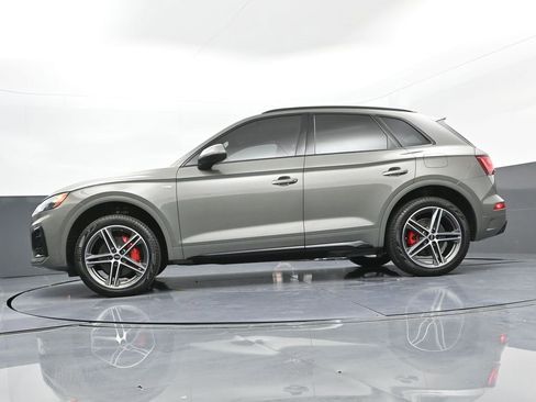 Used 2024 Audi Q5 e Premium Plus w/ Premium Plus Package image 35