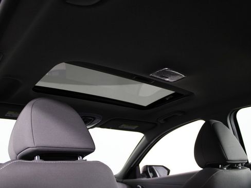 Certified 2025 Hyundai Elantra SEL image 23