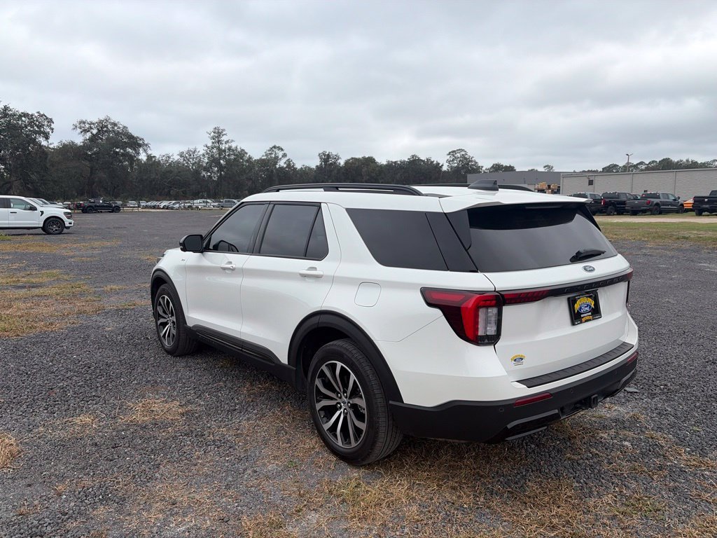 Used 2025 Ford Explorer ST-Line w/ Premium Package RWD image 4