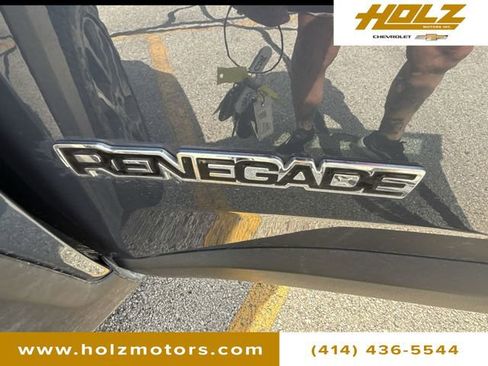 Used 2022 Jeep Renegade Limited w/ Sun, Sound & Wheels Group image 31