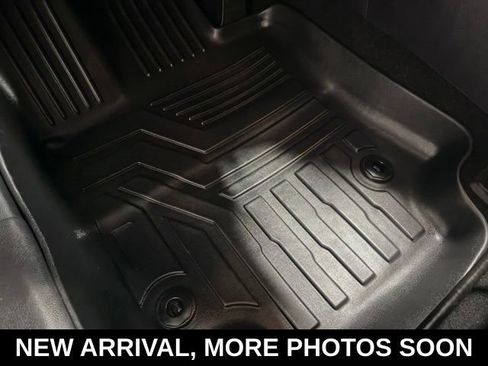 Used 2021 Toyota RAV4 LE FWD image 16