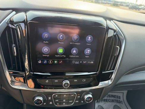 Used 2023 Chevrolet Traverse LT image 16
