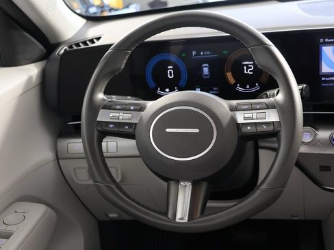 Certified 2025 Hyundai Kona SEL AWD/4WD image 10
