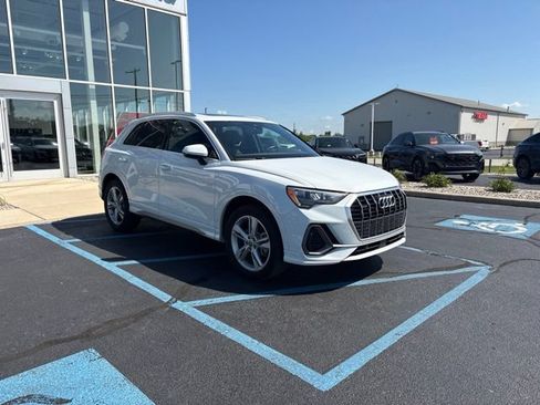 Used 2021 Audi Q3 2.0T Premium w/ Convenience Package AWD/4WD image 4