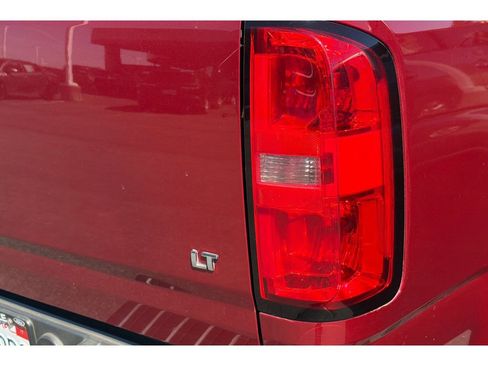 Used 2017 Chevrolet Colorado LT image 7