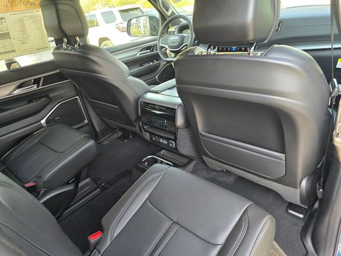 New 2026 Jeep Grand Wagoneer 4WD image 26