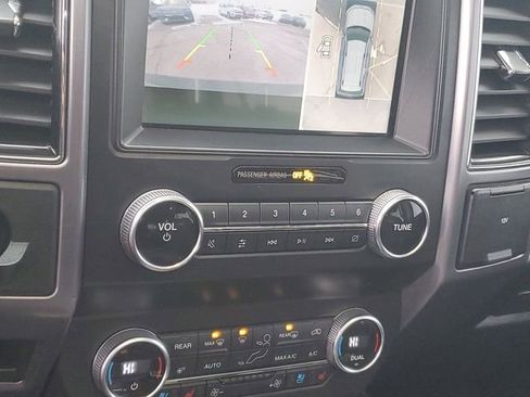 Used 2019 Ford Expedition Platinum image 19