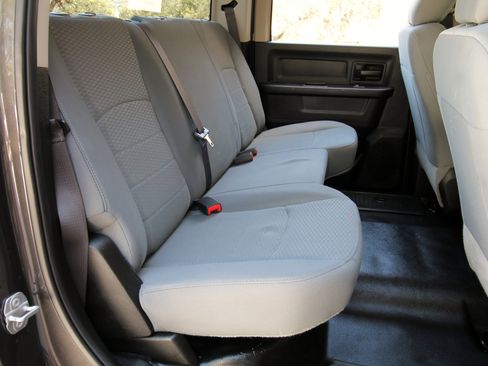 Used 2018 RAM 2500 Tradesman w/ Chrome Appearance Group image 37