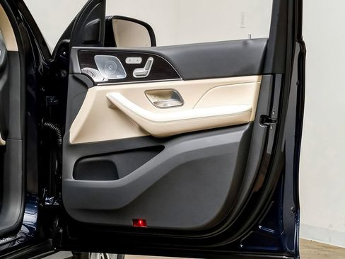 Used 2020 Mercedes-Benz GLE 350 w/ Premium Package image 37