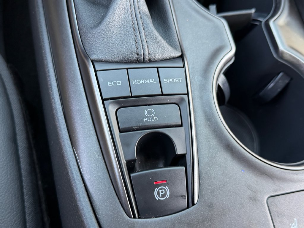 Used 2022 Toyota Camry XSE FWD image 28
