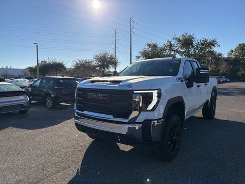 Used 2024 GMC Sierra 2500 Pro image 1